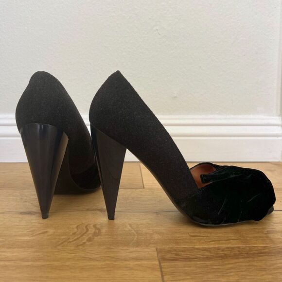 Lanvin Black Felt and Velvet Bow, Navy Heel Open Toe Pumps Size 39.5 - Picture 4 of 8